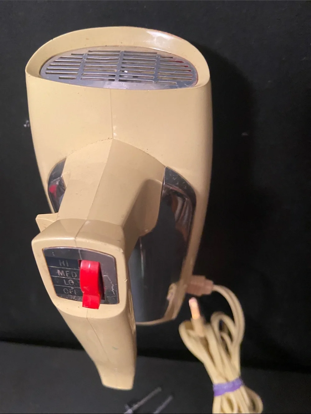 MCM  60s General Electric Handheld Mixer Model 20M47 MCM DESIGN 3-Speed